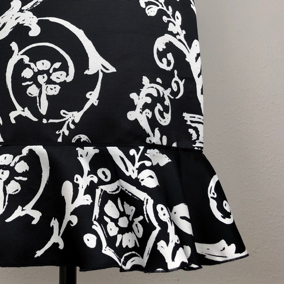 White House Black Market Skirt 4 EUC - Picture 3 of 14